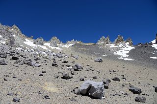 07 The Zig Zag Trail Just Below Aconcagua Camp 3 Colera.jpg